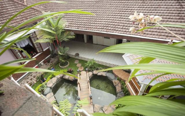 Huis Van Gustafine Floor 2