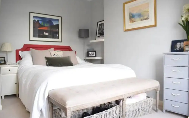 1 Bedroom Ladbroke Grove Flat