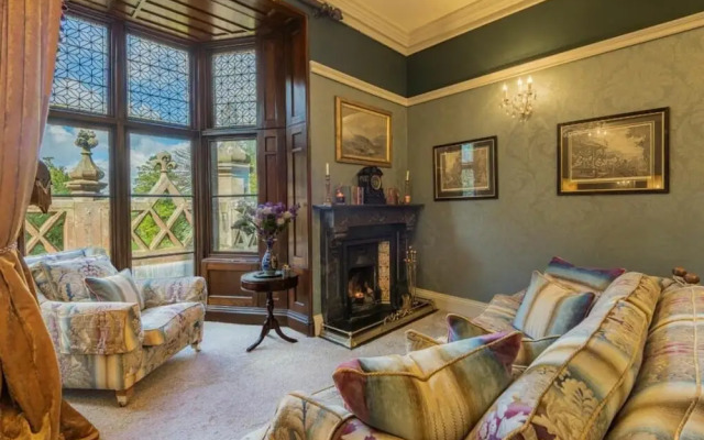 Kendal - Gothic Hall - Luxury Rooms or Apartment