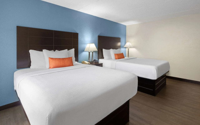 Baymont Inn and Suites by Wyndham Farmington, MO