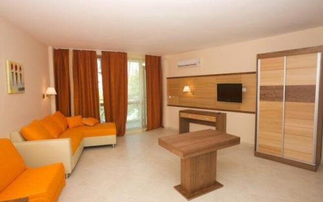 Briz Beach B Hotel