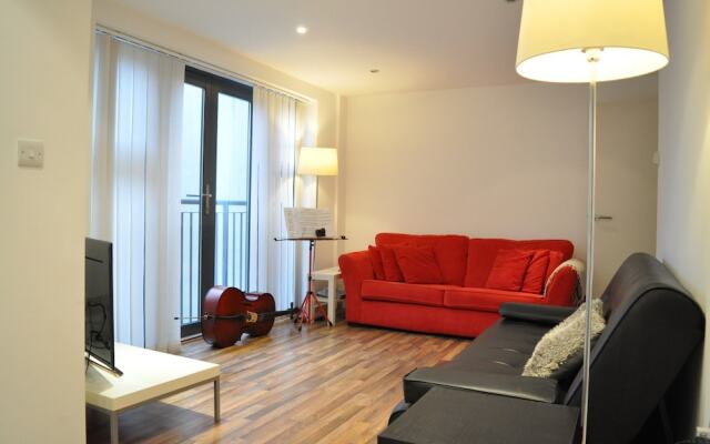 Modern 1 Bedroom Apartment in Central Location London