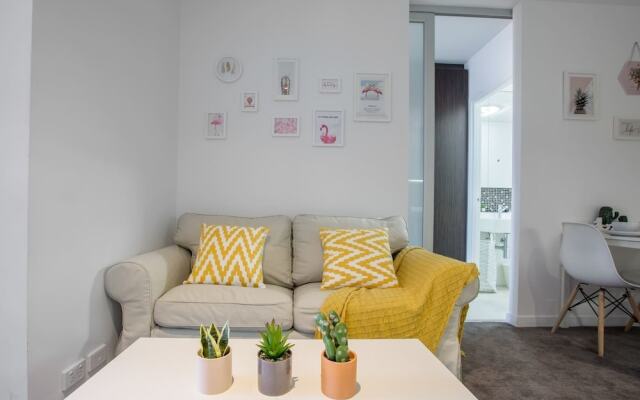 New Renovated & Cozy Apt Closes To Southern Cross