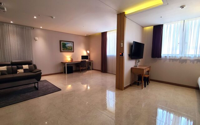 Benikea Yangsan Hotel