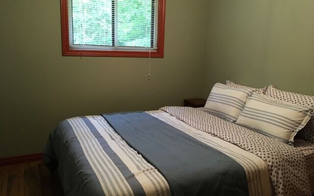 TO Stays - Waterfront Lake House Retreat