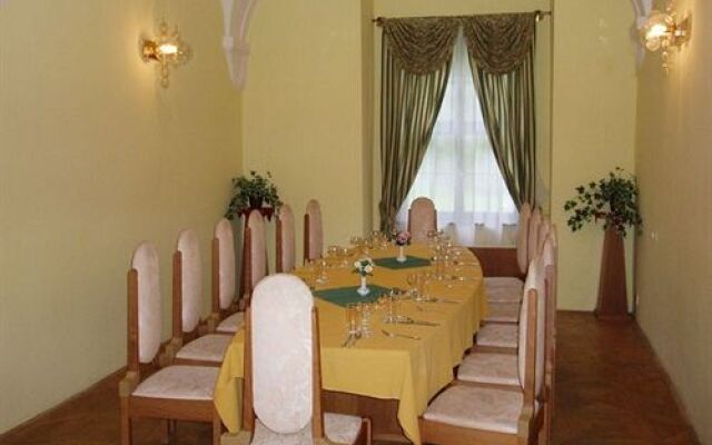 Schlosshotel Trest (Zamecký)