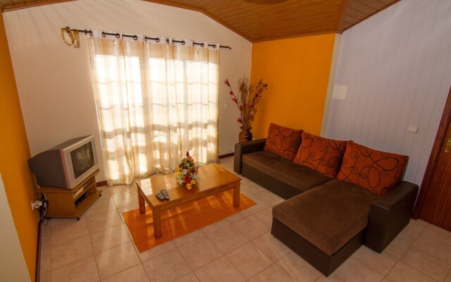 Feel Like in Each in our Little House