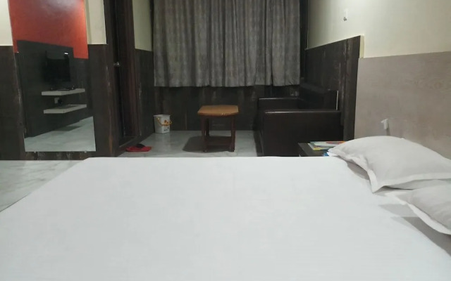 Hinglaj Hotel and Restaurant