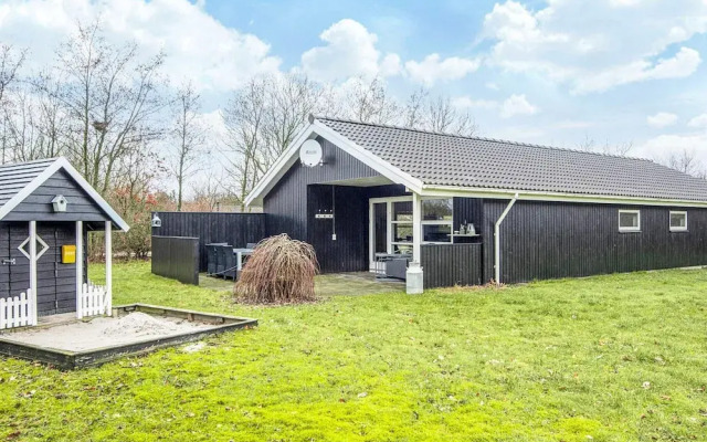 8 Person Holiday Home in Tarm-by Traum
