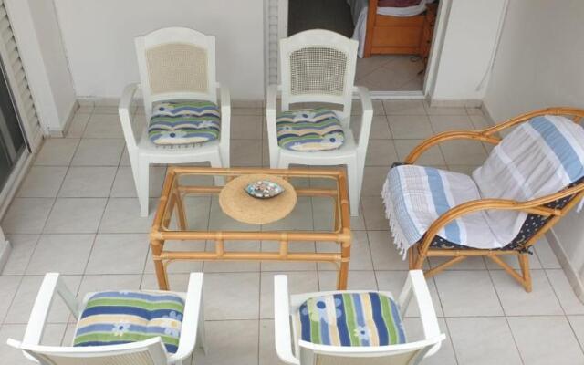 Nice homely 2-bedroom apartment close to the beach