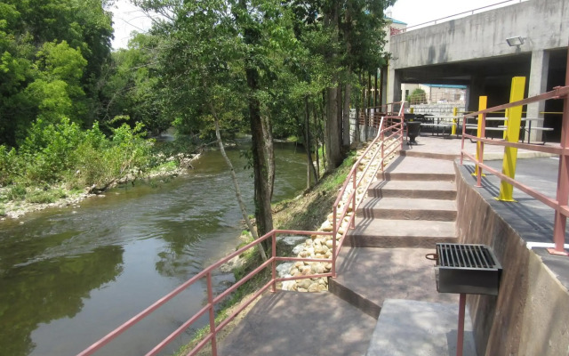 River Bend Inn