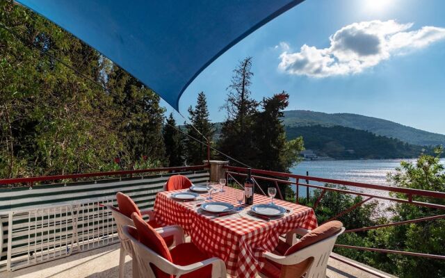 Sea View Apartment With Terrase Vl