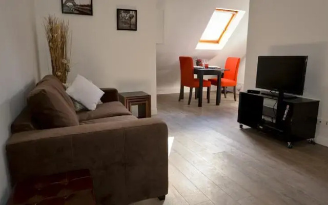 Elysée Paris Charming Flat
