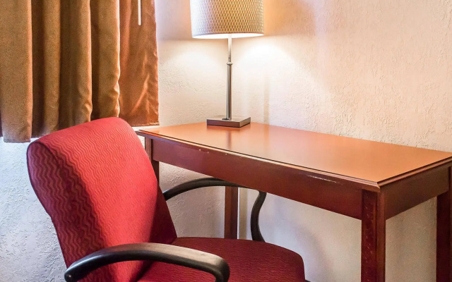 Economy Inn & Suites
