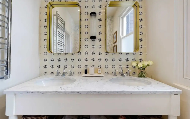 Beautiful Family House With Garden in Queen s Park