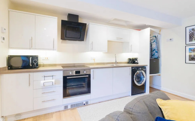 Kyanite House in Cambridge