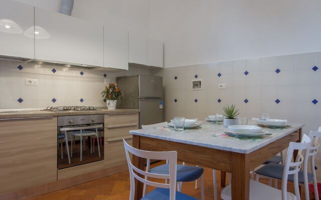 House in Florence Blue