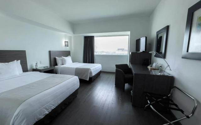 We Hotel Aeropuerto