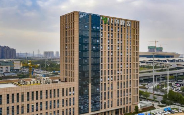 LP Hotel (Zhengzhou East Railway Station) – Outside – Zhengzhou