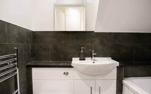 Modern 2 Bedroom Flat in Kennington