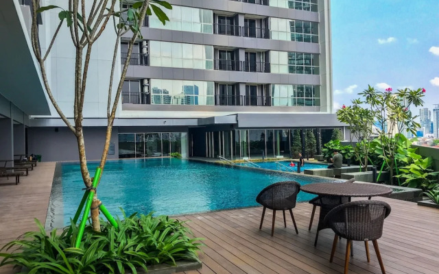 Homey and Warm 1BR at Ciputra World 2 Apartment