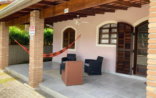 Casa Terrea com Piscina e Internet - Ar Opcional