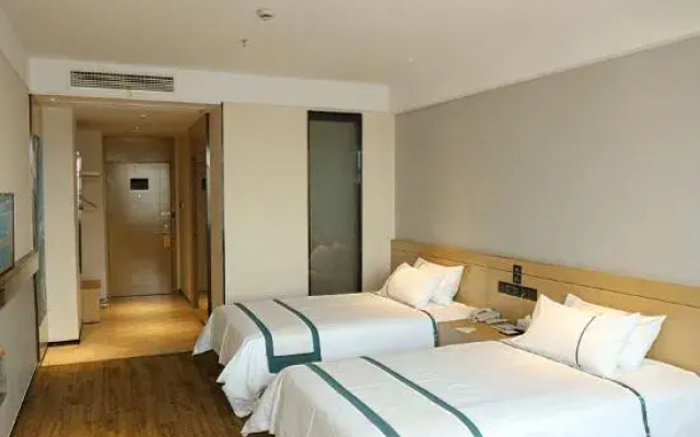 Yingdong Hotel (Shanghai Chongming Bao Town Zhong Road)