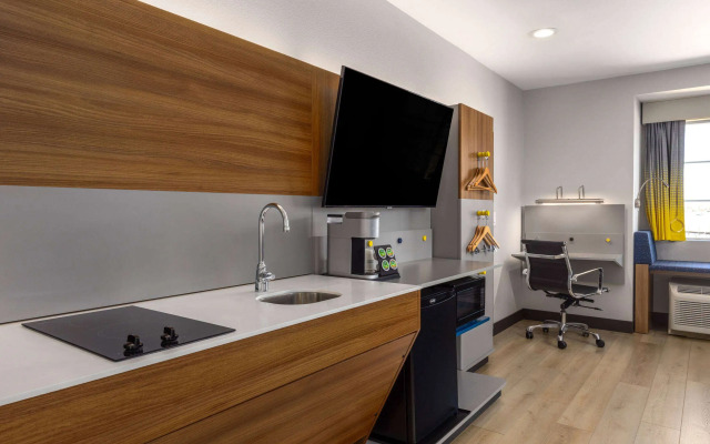 Microtel Inn & Suites by Wyndham Tracy