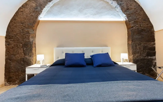 Cerami Studio Flat