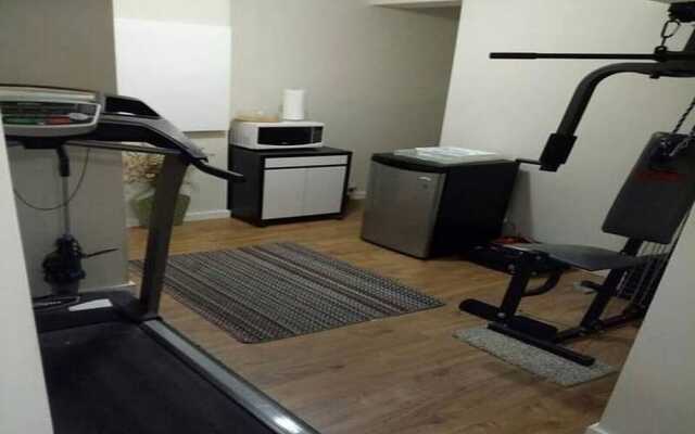 Beautiful Furnished Basement Suite In Airdrie