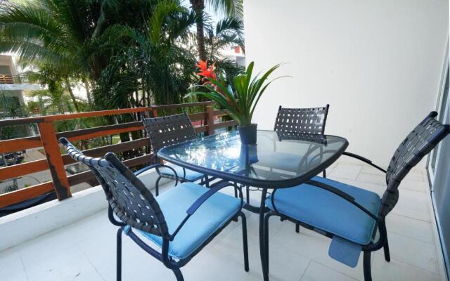 Condo Solana - Modern 2 Bedroom with BBQ and Gym - At Sabbia Condos