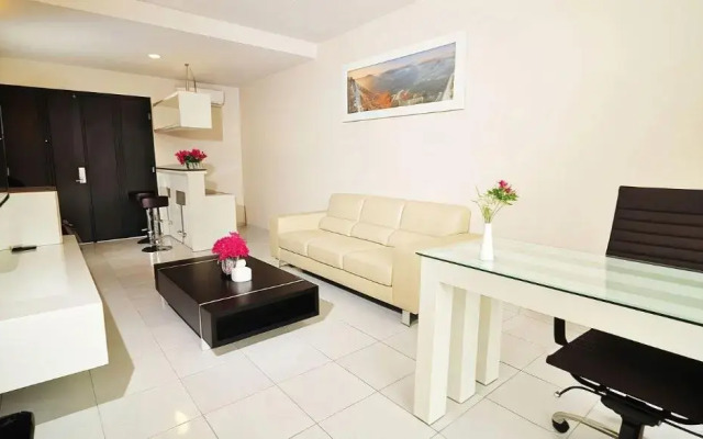 Royal Hotel n' Lounge