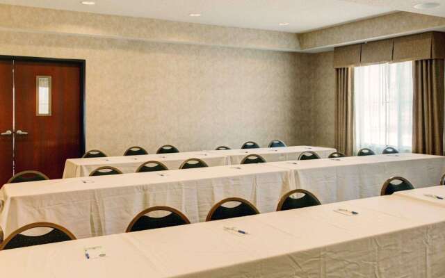 Comfort Inn & Suites