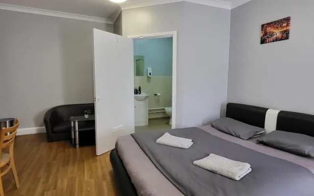 Silver Road Deluxe Retreat in Norwich