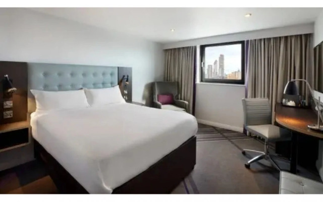Premier Inn Lauriston Place
