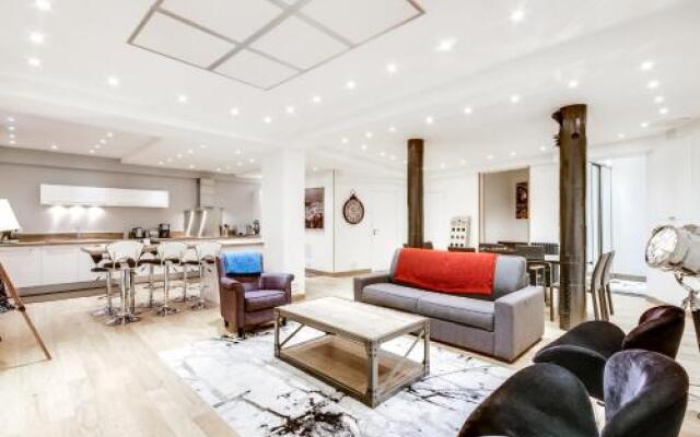 Just Renovated 138m2 On The Seine