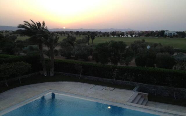 Villa with 5 bedrooms & 4 bathrooms - private heated pool