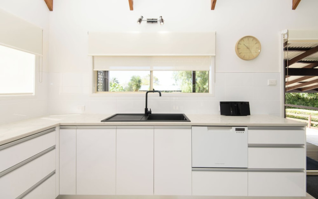 Pitcairn House