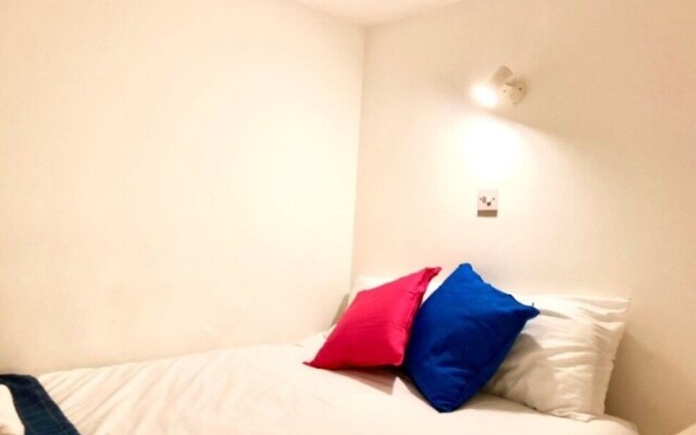 HFS Studio Next To Hydepark L17