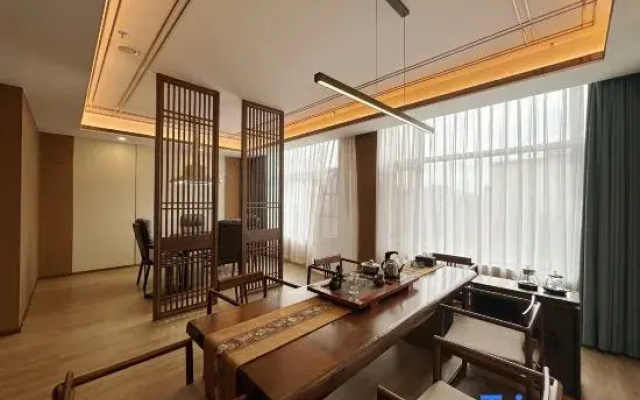 Lanou International Hotel (Guangyuan Aoti Center Branch)