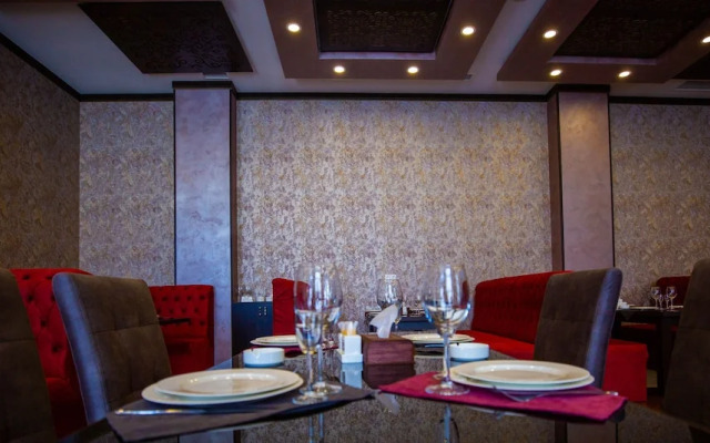 V hotel & tours