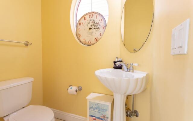 Across Street From Beach - Close to Pier Park - Sleeps 6!