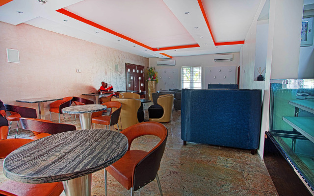 H21 Apartments & Lounge