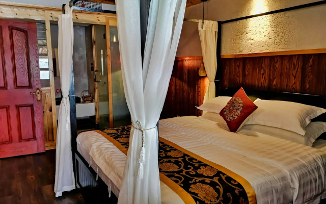 Village Utopia Backpackers Hostel