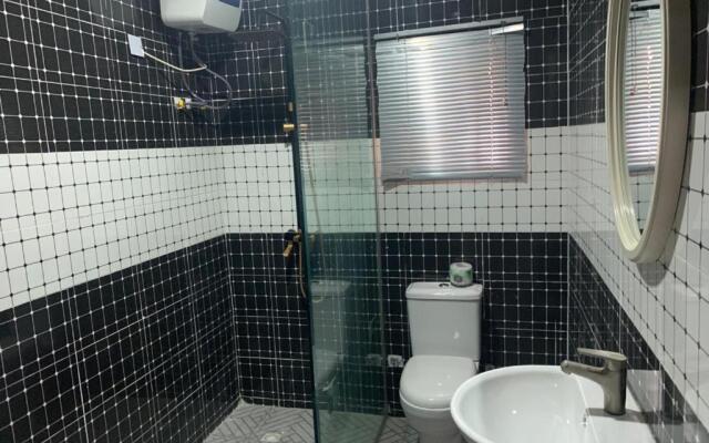 E-Gold Luxury Hotel