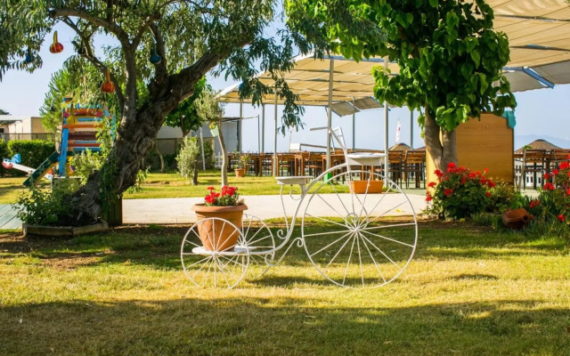 Teos Ormanci Tatil Koyu