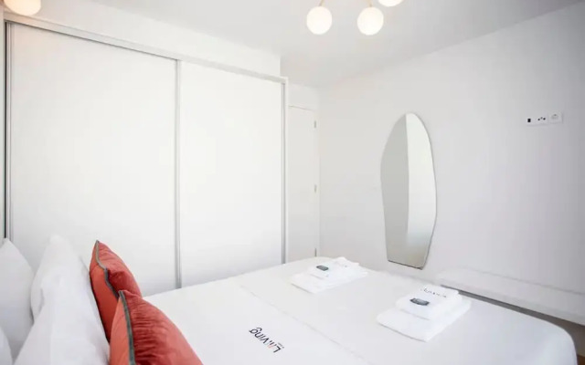 Liiiving in Porto-modern Glam Rooftop Apartment