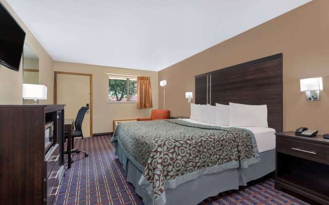Days Inn by Wyndham Maumee/Toledo