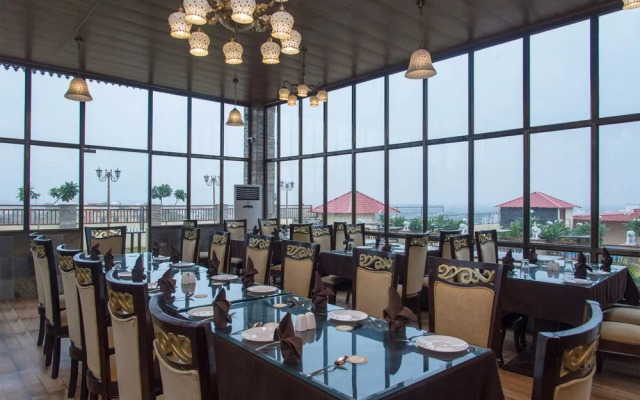 Vijaygarh Resort & Cottages with Private Pool