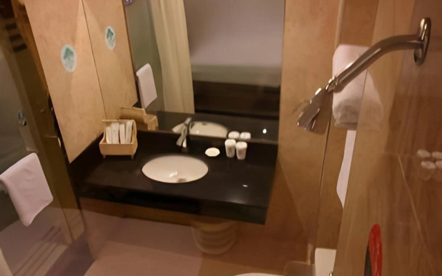 GreenTree Inn Jingdezhen Square North Road Express Hotel